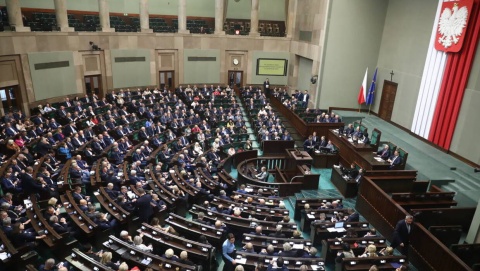 Ustawa wydłużająca kadencję samorządów czeka na podpis prezydenta