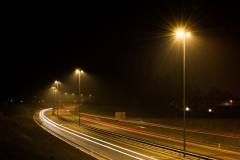 Bydgoszcz zaczyna oszczędzać. Nieczynne latarnie są oznaczane żółtym pasem