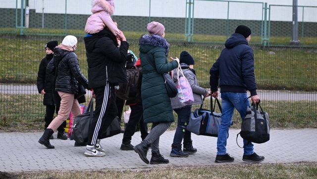 Matka w Polsce, dzieci na Ukrainie. Rodzina chce być razem, Polacy pomogą