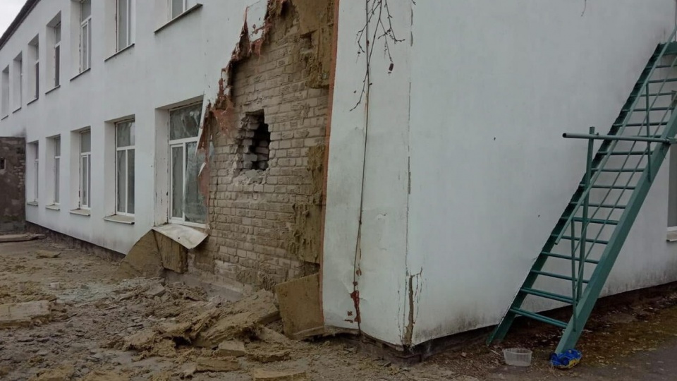 Zniszczone przedszkole w Stanicy Ługańskiej w obwodzie ługańskim na wschodzie Ukrainy. Fot. PAP/EPA