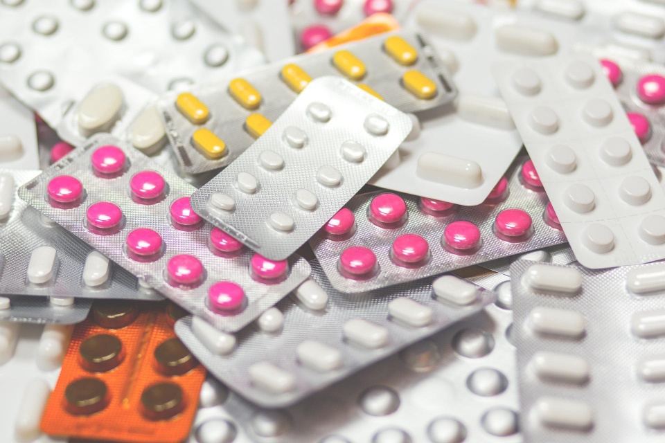 W aptekach brakuje podstawowych antybiotyków dla najmłodszych, ale nie tylko te specyfiki są niedostępne, albo trudno dostępne. Fot. Pixabay