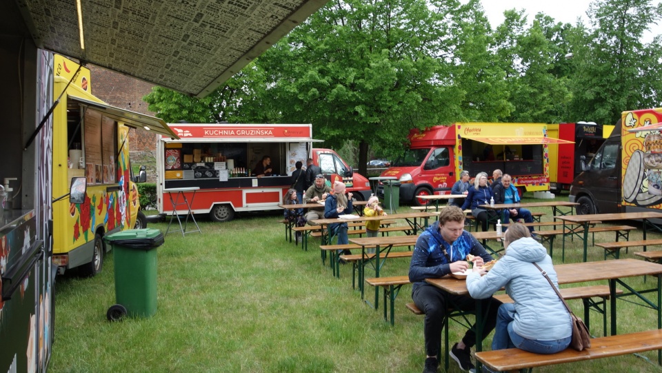 W sobotę mobilne restauracje otwarte były do 21:00. Dziś festiwal od 12:00 do 20.00. Fot. Michał Zaręba