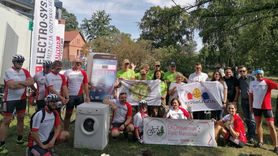 W piątek, 29 lipca na plantach starego Kanału Bydgoskiego odbyła się zbiórka elektroodpadów w ramach akcji Cycling Recycling 2022. Fot. Edyta Krężel