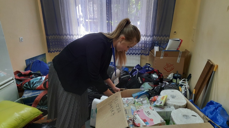 - Dzięki policji udało się wszystkie skradzione dary odzyskać - cieszy się Weronika Matusz z Toruńskiego Sztabu Pomocy Ukrainie/fot. Monika Kaczyńska