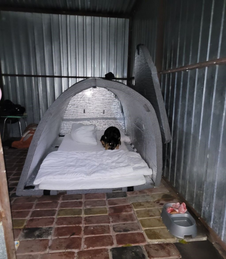 Namiot termiczny będzie służył osobie w kryzysie bezdomności. Społecznicy rozdysponują jeszcze dziewięć podobnych/fot. „Serce Torunia”, Facebook