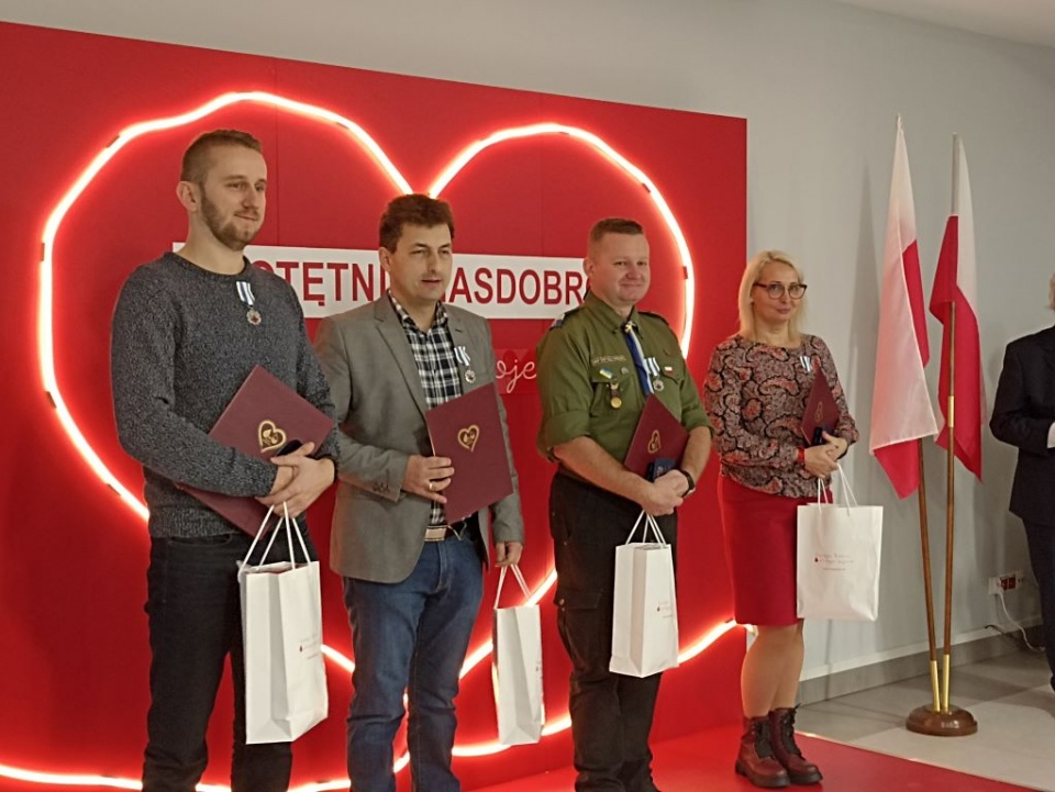 Uhonorowano kilkudziesięciu krwiodawców, oraz gminy, które stanęły na podium turnieju Czerwony Szlak Życia/fot. Jolanta Fischer