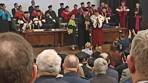 Ogłoszenia nowych współprac, uroczyste nagrody, tytuły i odznaczenia. To punkt kulminacyjny święta Uniwersytetu Mikołaja Kopernika w Toruniu./Fot. Jolanta Fischer