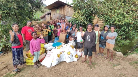 Dzieci z domu dziecka w Papui-Nowej Gwinei, który wspierany jest przez parafię w podbydgoskiej Brzozie/fot. nadesłane
