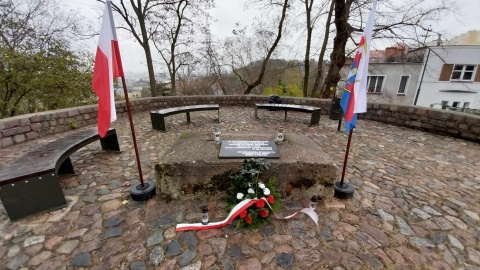 Uroczystość z okazji rocznicy spalenia zagłuszarki na Wzgórzu Dąbrowskiego/fot. Jolanta Fischer