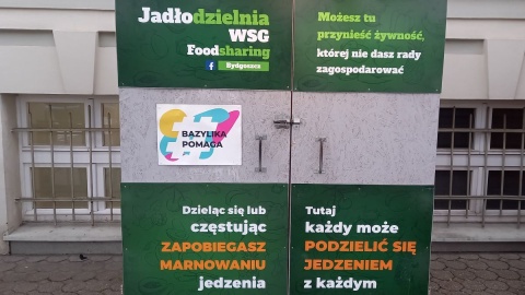 Nadmiar świątecznego jedzenia Podzielmy się nim w jadłodzielniach [adresy]