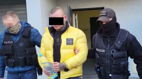 Uciekał przed policją. Wiózł 5 kg zakazanego środka psychotropowego i kokainę [wideo]