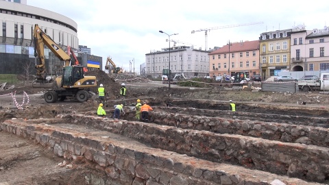 Co kryje ziemia, na której niebawem stanie czwarty krąg Opery Nova