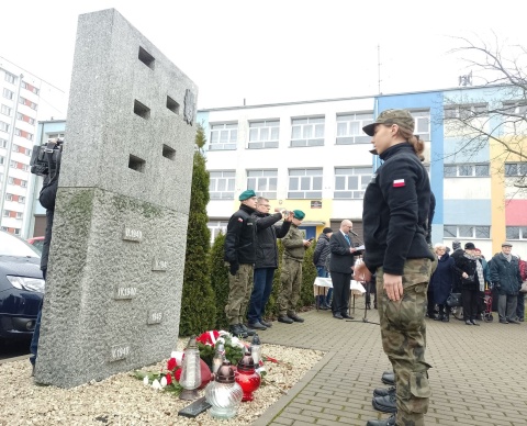 Przeżyli mróz, głód, śmierć bliskich. W Toruniu uczczono rocznicę masowych zsyłek na Sybir