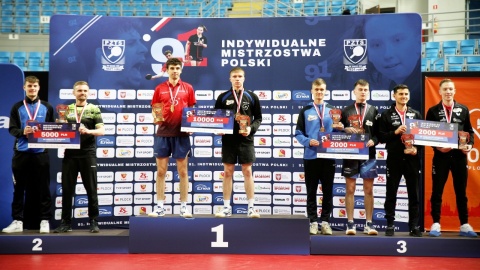 Toruńscy tenisiści stołowi z trzema medalami mistrzostw Polski. Kotowski ze złotym krążkiem