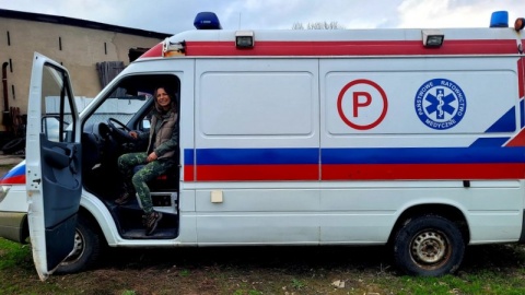 Karetka już jest, ale trzeba ją wyposażyć. Ambulans ma jechać na front w Bachmucie