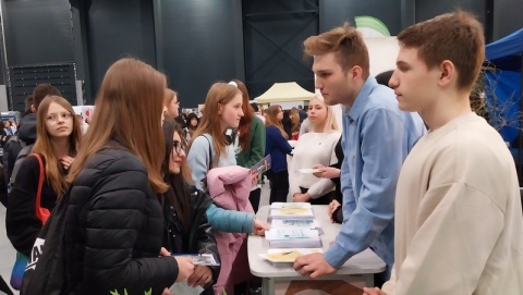 Aż sześć tysięcy uczniów szukało inspiracji na bydgoskich targach edukacyjnych [zdjęcia, wideo]