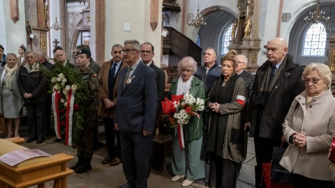 Bydlęce wagony, ziemianki, głód i mróz. W Toruniu wspominano masowe wywózki na Sybir