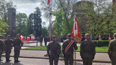 Flaga symbolizuje jedność państwa. Dzień Flagi Państwowej w Bydgoszczy [zdjęcia]