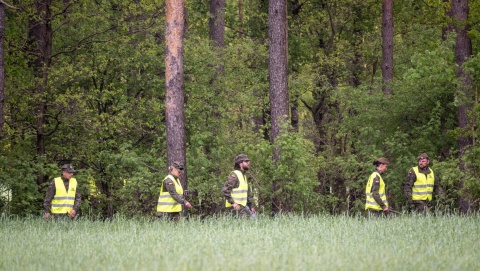 Terytorialsi szukają obiektu, który przyleciał z kierunku Białorusi. Są w Kalejach w mazowieckim