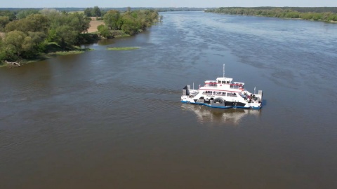 Rowery, prom Flisak i rodzinna wycieczka. Nasza propozycja trasy [film z drona, zdjęcia]