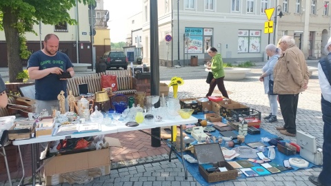 Latarki, carski gwizdek i ekologiczne torby. Pchli targ w Starym Fordonie pęka w szwach [zdjęcia]