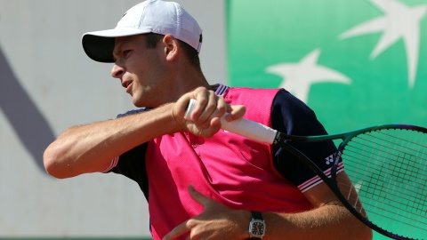 Roland Garros: Hubert Hurkacz zagra w trzeciej rundzie. Porażka Fręch, zmienne szczęście deblistek