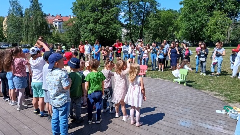 Dzień Matki czy Dzień Dziecka Po prostu Święto Rodziny w przedszkolu Kolorowe Nutki [zdjęcia, wideo]