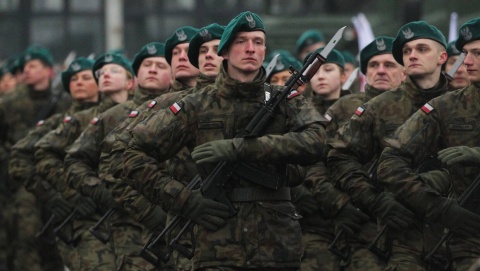 Szef MON zdecydował o przemieszczeniu formacji wojskowych z zachodu na wschód Polski