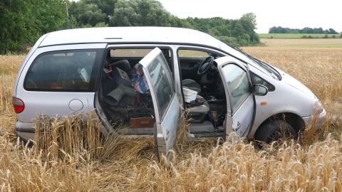 Chcąc ukraść samochód zasnął za kierownicą. Obudzili go policjanci z Rypina