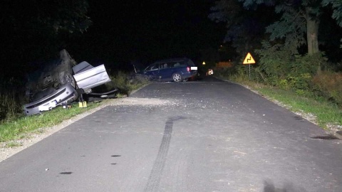 Był pijany i prowadził mimo zakazu. Spowodował kolizję, auto dachowało [zdjęcia]