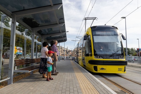 Wykoleił się i uderzył w słup na nowej trasie. Wypadek tramwaju w Toruniu