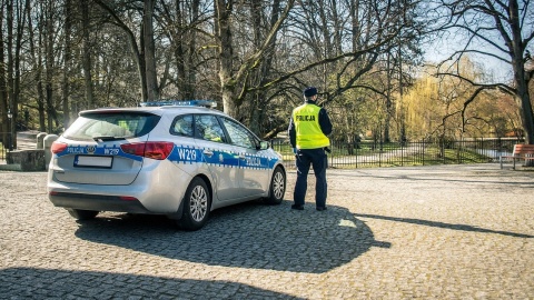 Poważne komplikacje po porodzie. Policja pilotowała kobietę w drodze do szpitala [wideo]