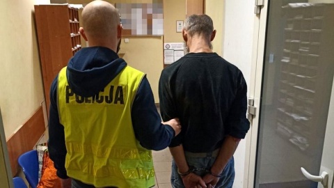 Włamał się do mieszkania, do samochodu, uszkodził mienie. Recydywista wpadł w ręce policji