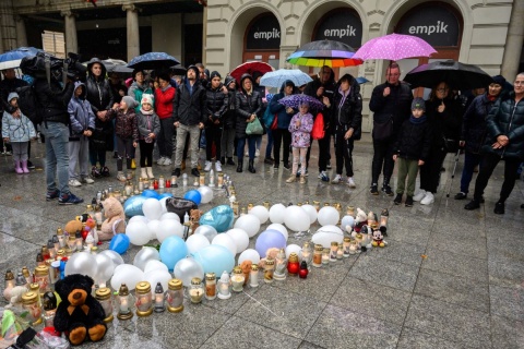 Ta zbrodnia nie mieści się w głowie. Poznaniacy uczcili pamięć 5-letniego Maurycego