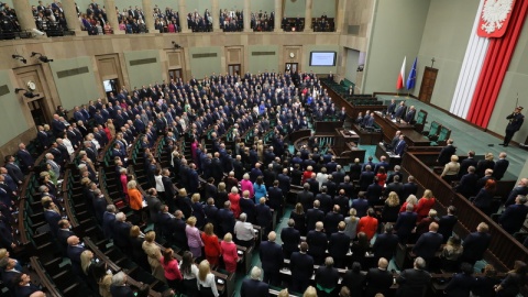 Koniec pierwszego dnia posiedzenia Sejmu. Dymisja rządu i wybór nowych wicemarszałków [wideo, zdjęcia]