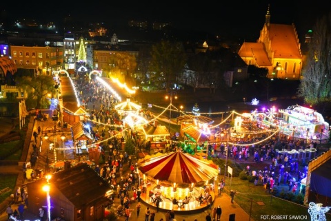 Jarmark Świąteczny, Koncerty Kopernikańskie, festiwal podróżniczy. To propozycje na weekend [przewodnik]