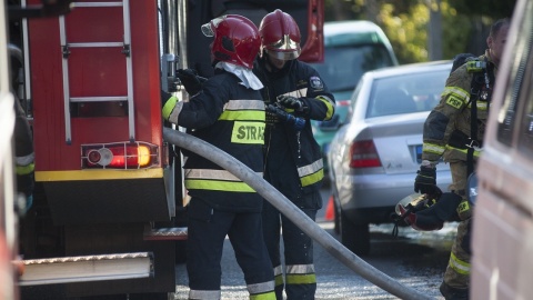 Zmarł 44-latek poparzony w pożarzekamienicy we Włocławku. Policja prowadzi śledztwo