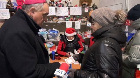 Prawdziwi mikołajowie pracują cały rok Wolontariuszy Dzięki Wam odwiedził bp Włodarczyk [wideo]