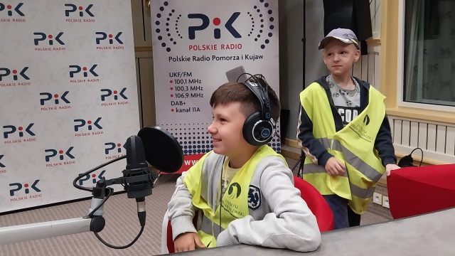 Ukraińskie dzieci mogły lepiej poznać Bydgoszcz. Podopieczni Bezpiecznego Świata w Radiu PiK [zdjęcia]