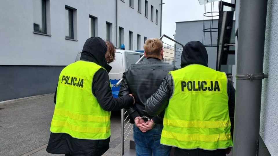 Policjanci z Inowrocławia zatrzymali oszusta w Szczecinie/fot. materiały policji