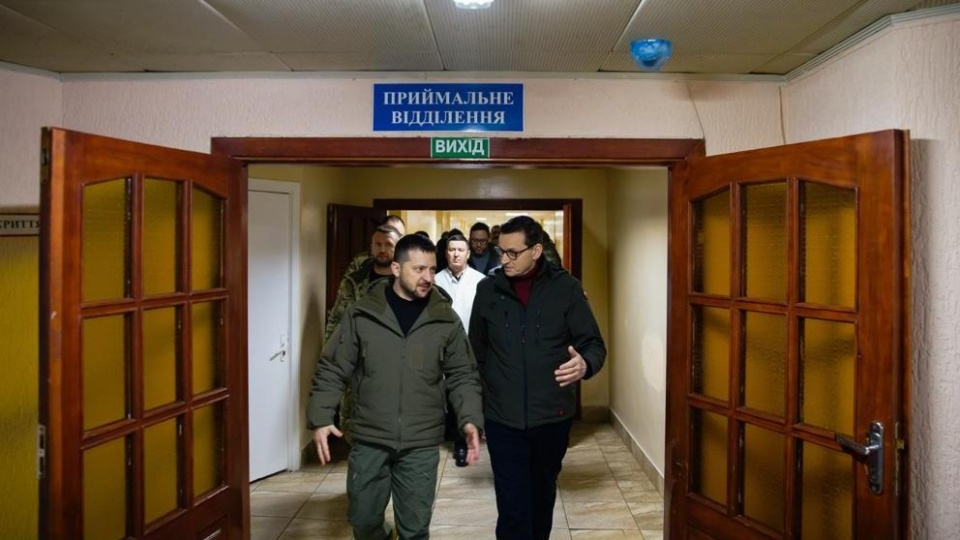 Premier i prezydent Ukrainy odwiedzili w szpitalu rannych ukraińskich żołnierzy/fot. KPRM