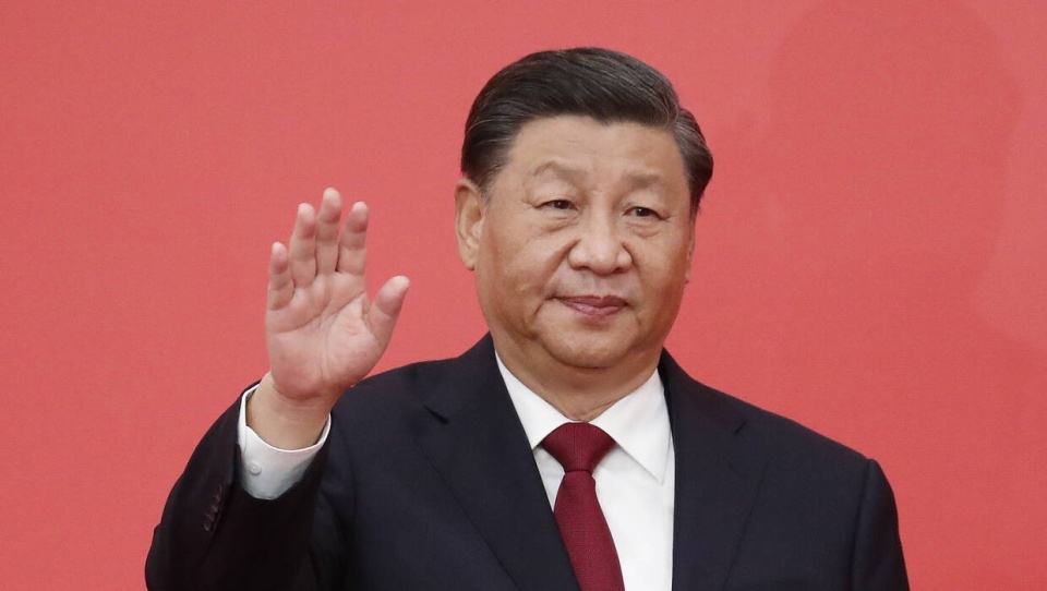 Przywódca Chin Xi Jinping rozpoczyna w poniedziałek wizytę w Rosji, gdzie jako pierwszy zagraniczny przywódca spotka się z Władimirem Putinem, odkąd Międzynarodowy Trybunał Karny (MTK) wydał nakaz jego aresztowania za zbrodnie wojenne na Ukrainie./fot. PAP/EPA/Mark R. Cristino