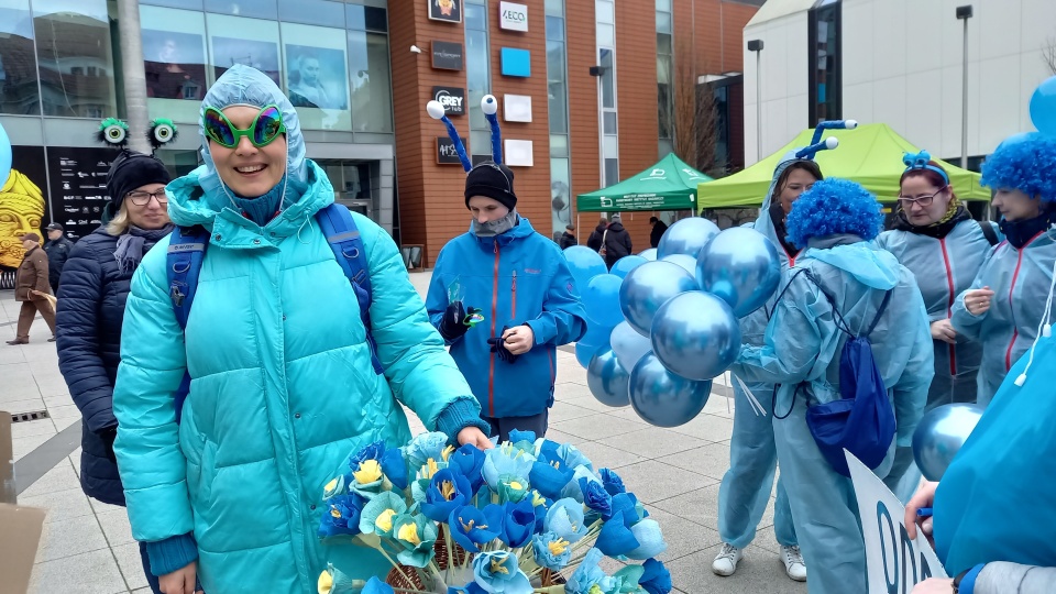 Niebieski marsz przeszedł ulicami Bydgoszczy. W ten sposób świętowano przypadający 2 kwietnia Dzień Świadomości Autyzmu/fot. Tatiana Adonis