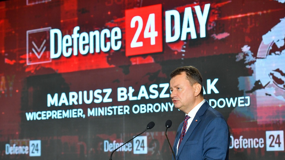 Minister Mariusz Błaszczak zapowiedział zakup okrętów podwodnych/fot: PAP/Radek Pietruszka