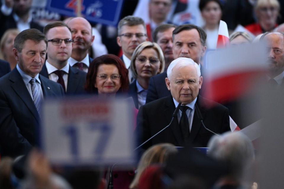 Prezes PiS Jarosław Kaczyński podczas spotkania z mieszkańcami w G2Arena w Jasionce/fot. Darek Delmanowicz, PAP