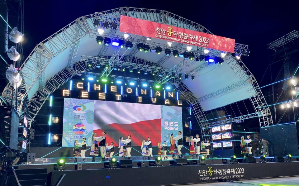 Zespół Pieśni i Tańca Ziemia Bydgoska wywalczył brąz podczas World Dance Festivalu w koreańskim mieście Cheonan/fot. Ziemia Bydgoska, Facebook