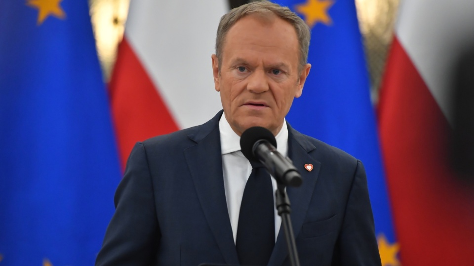 Przewodniczący PO Donald Tusk podczas konferencji prasowej, po zakończeniu głosowań w Sejmie w Warszawie/Piotr Nowak/PAP