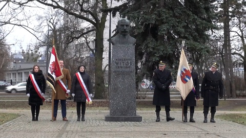 150 lat temu urodził się Wincenty Witos. Pod pomnikiem chłopskiego premiera kwiaty złożyli przedstawiciele władz. (jw)
