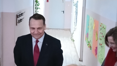Minister spraw zagranicznych Radosław Sikorski odwiedził bydgoskie domy dziecka/fot: Maciej Wilkowski