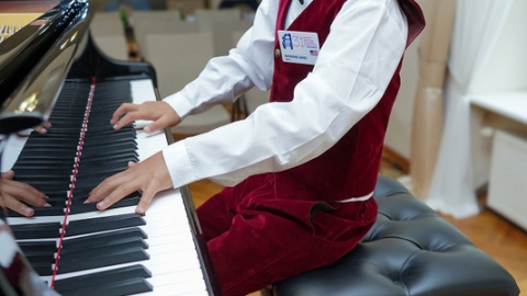Młodzi pianiści w wieku od 8 do 10 lat prezentowali swoje pianistyczne umiejętności/fot. materiały organizatorów